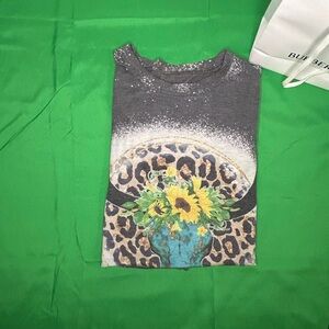 Vintage “Wild SoulGray Men's Short Sleeve Shirt with Sunflower and Leopard Print